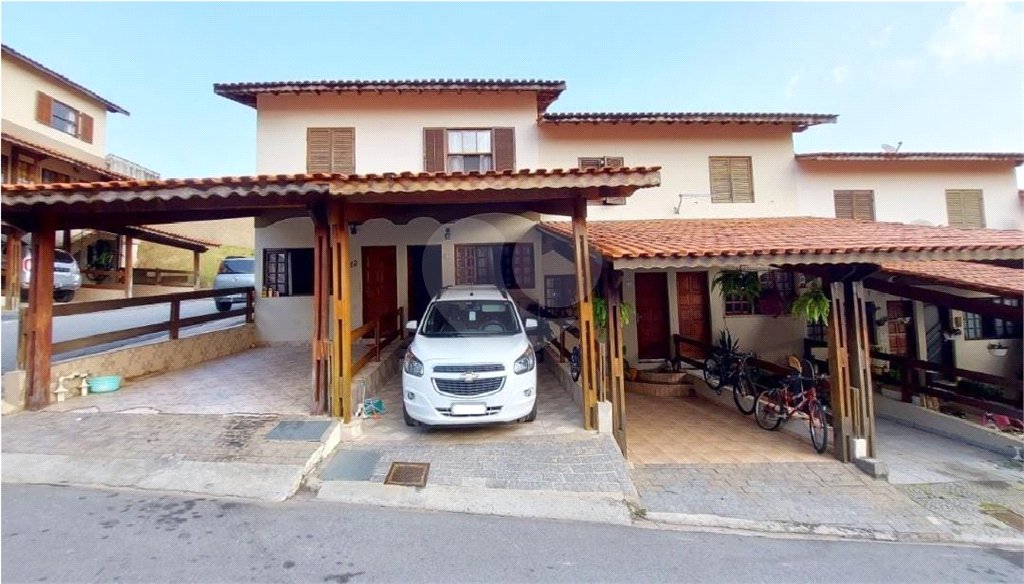 Casa à venda com 2 suítes no condomínio Residencial Sabará, São Paulo - SP