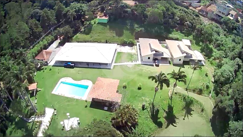 Sítio à venda com 7 quartos, sendo 5 suítes, em Jardim Vinhas do Sol (mailasqui), São Roque, SP