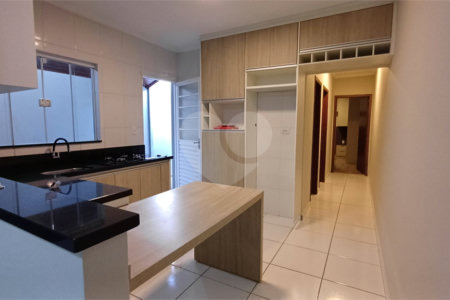 Casa à venda com 2 quartos em Vila Mazzei, Itapetininga, SP