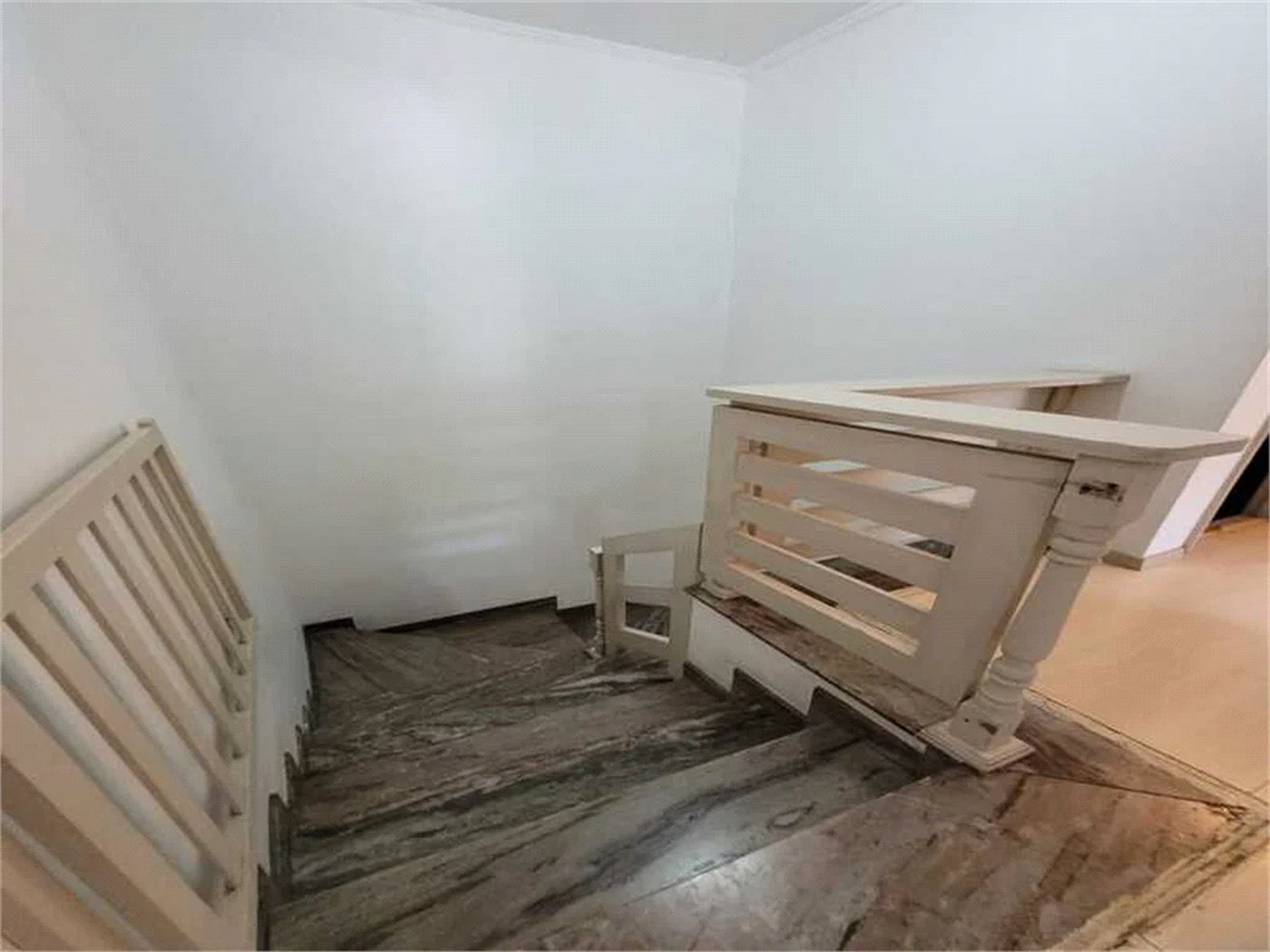 Sobrado à venda com 6 quartos, sendo 2 suítes, em Vila Romana, São Paulo, SP