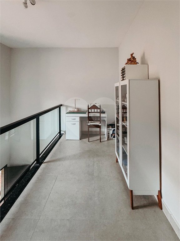 Casa à venda com 3 quartos, sendo 1 suíte, no condomínio Residencial Marchant Buarque, Atibaia - SP