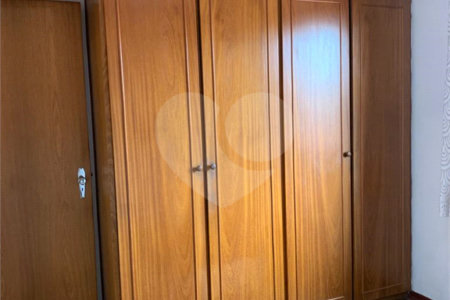 Sobrado à venda com 3 quartos em Jardim Oriental, São Paulo, SP