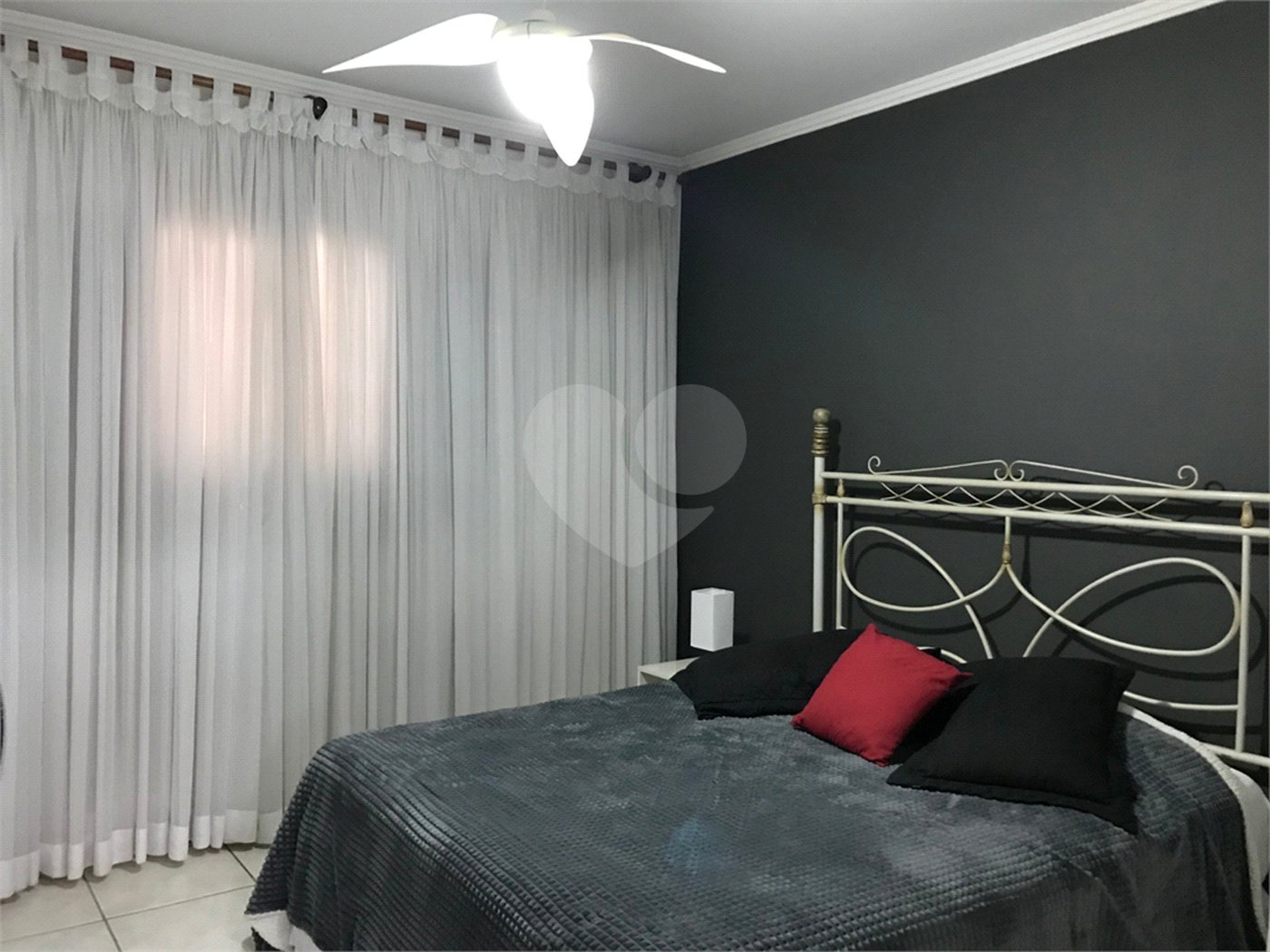 Terreno à venda com 4 quartos, sendo 1 suíte, no condomínio Zuleika Jabour, Salto - SP