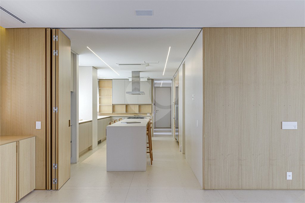 Apartamento à venda com 4 suítes em Moema, São Paulo, SP