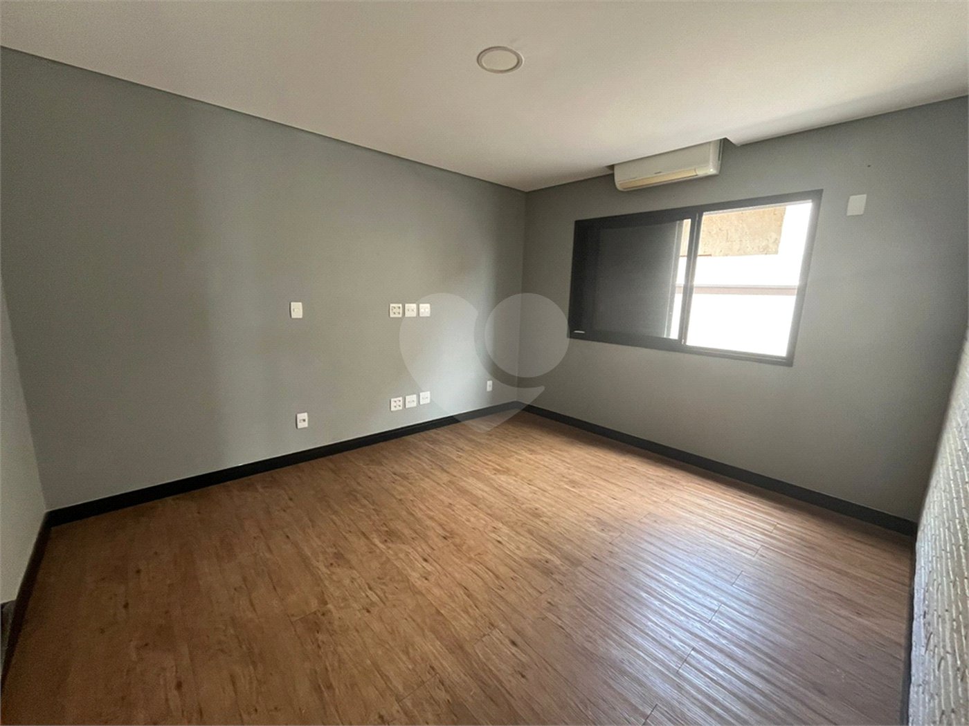 Casa à venda ou para alugar com 4 quartos, sendo 3 suítes, no condomínio Jardim Reserva Bom Viver de Indaiatuba, Indaiatuba - SP
