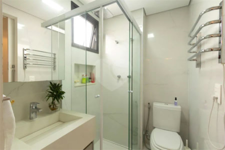 Apartamento à venda com 3 quartos, sendo 1 suíte,  em Vila Olímpia, São Paulo, SP