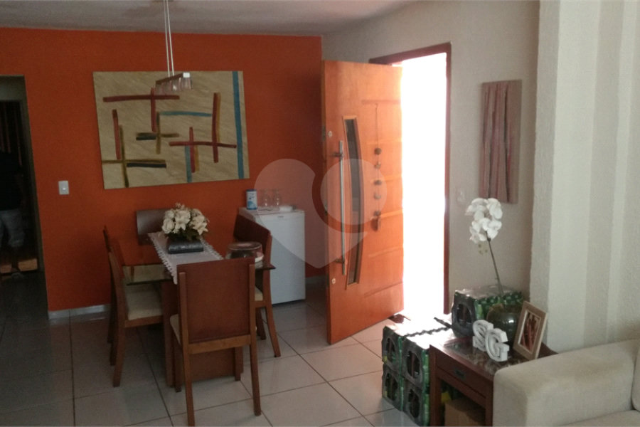 Sobrado à venda com 3 quartos, sendo 1 suíte, em Parada Inglesa, São Paulo, SP