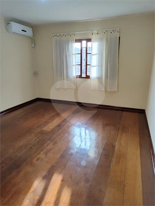 Sobrado à venda com 4 quartos, sendo 1 suíte, em Jaçanã, São Paulo, SP