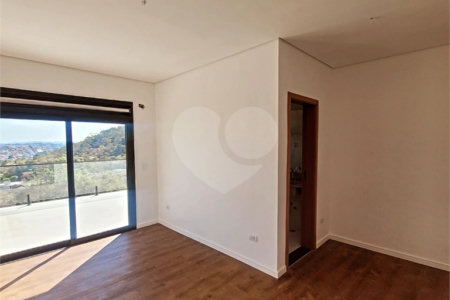 Casa à venda com 4 suítes no condomínio Itapora, Atibaia - SP