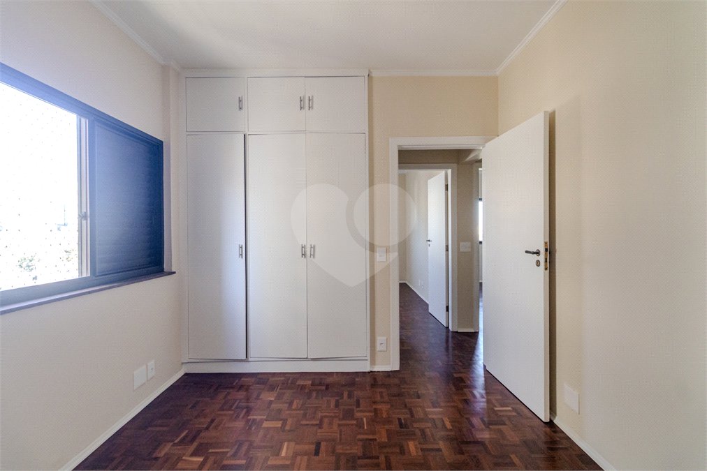 Apartamento para alugar com 3 quartos, sendo 1 suíte, em Vila Hamburguesa, São Paulo, SP