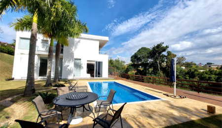 Casa à venda ou para alugar com 4 suítes no condomínio Jardim Primavera, Louveira - SP