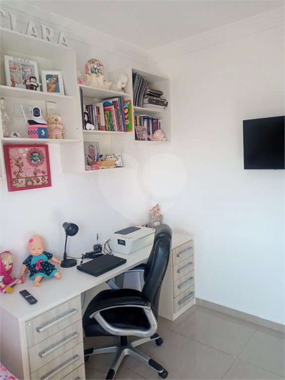 Casa à venda com 3 quartos, sendo 1 suíte, no condomínio Village St. Louis, São Paulo - SP