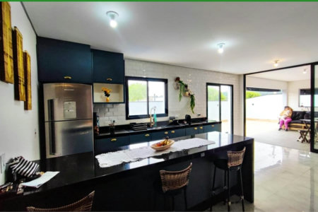 Casa à venda com 4 suítes no condomínio Residencial Vila Real, Bragança Paulista - SP