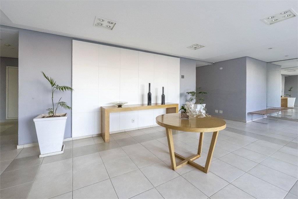 Apartamento à venda com 3 quartos, sendo 1 suíte, em Jardim Parque Morumbi, São Paulo, SP