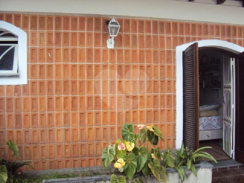 Sobrado à venda com 3 quartos, sendo 1 suíte,  em Jardim Pinheiros, São Paulo, SP