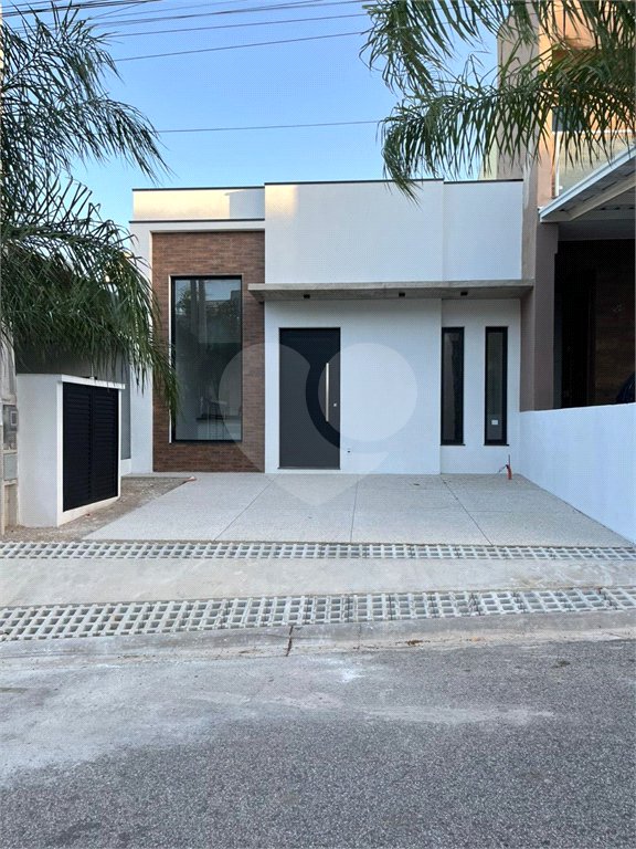 Casa à venda com 3 quartos, sendo 1 suíte, no condomínio Portal dos Sabiás, Itu - SP