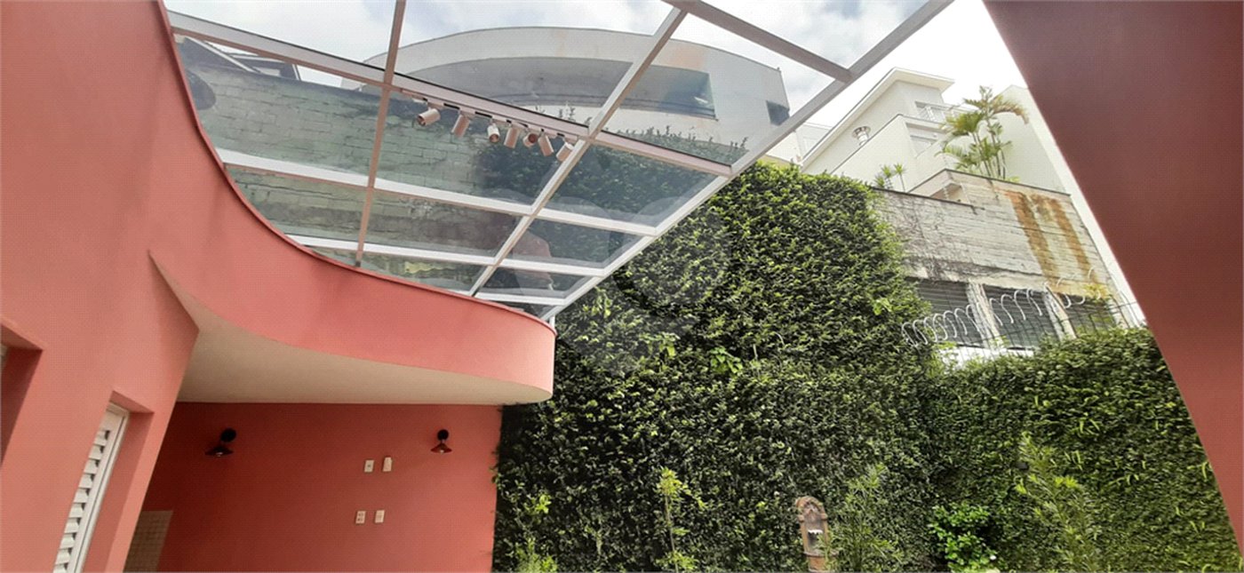 Sobrado à venda ou para alugar com 4 quartos, sendo 3 suítes,  em Jardim Franca, São Paulo, SP