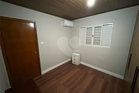 Casa à venda com 4 quartos, sendo 1 suíte, no Centro, Cravinhos, SP