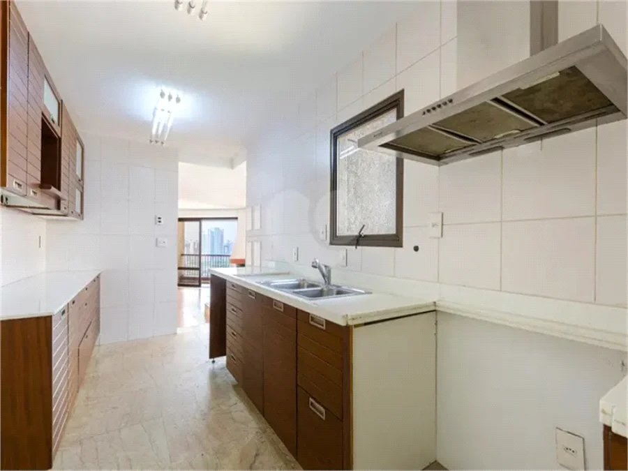 Apartamento à venda ou para alugar com 3 suítes em Real Parque, São Paulo, SP