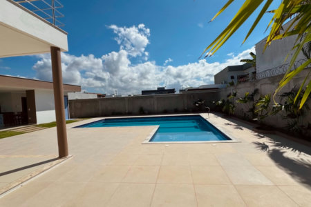 Casa para alugar com 3 suítes, no condomínio Outeiro São Francisco, Porto Seguro - BA