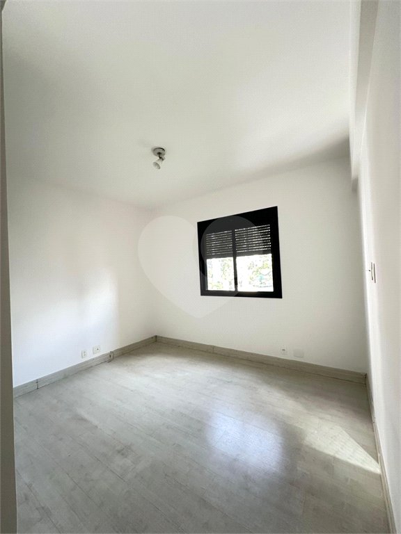 Apartamento à venda com 3 suítes em Vila Suzana, São Paulo, SP
