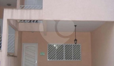 Casa à venda com 3 quartos, sendo 1 suíte,  no condomínio Residencial Maracujás, São Paulo - SP
