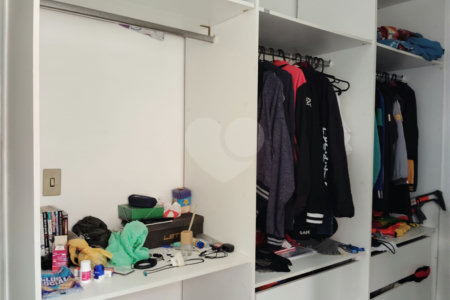 Sobrado à venda com 3 quartos, sendo 1 suíte, em Parque Fongaro, São Paulo, SP