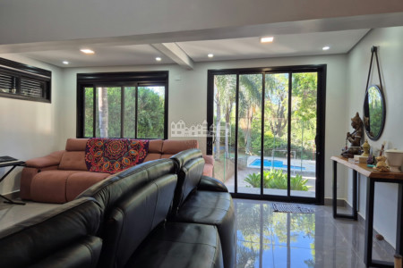 Casa Pé na Água em Atibaia com Acesso à Represa e Mais de 3.000 m² de Natureza