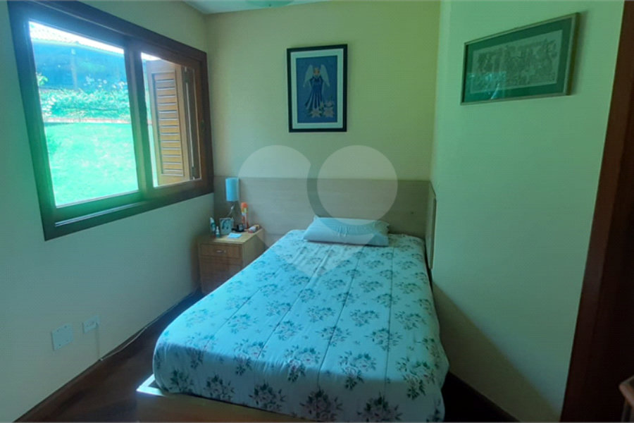Casa à venda com 5 quartos, sendo 4 suítes, no condomínio Alpes da Cantareira, Mairiporã - SP