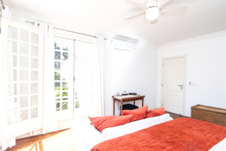 Casa à venda com 5 quartos, sendo 4 suítes, no condomínio Bounganville, São Paulo - SP