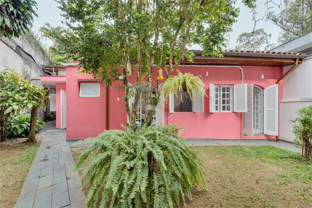 Casa à venda com 4 suítes em Jardim Marajoara, São Paulo, SP