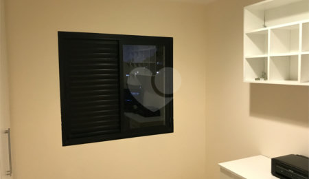 Apartamento à venda com 3 quartos, sendo 1 suíte,  em Fazenda Morumbi, São Paulo, SP