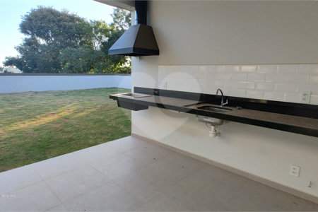 Casa à venda com 3 suítes no condomínio Reserva Ybyra, Atibaia - SP