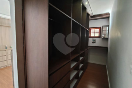 Casa Térrea à venda com 4 quartos, sendo 1 suíte, em Vila Mazzei, Itapetininga, SP
