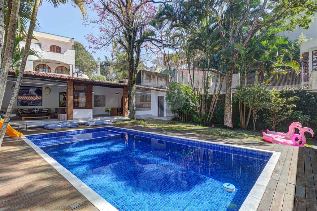 Casa de Vila à venda com 4 quartos, sendo 2 suítes,  em Jardim Marajoara, São Paulo, SP