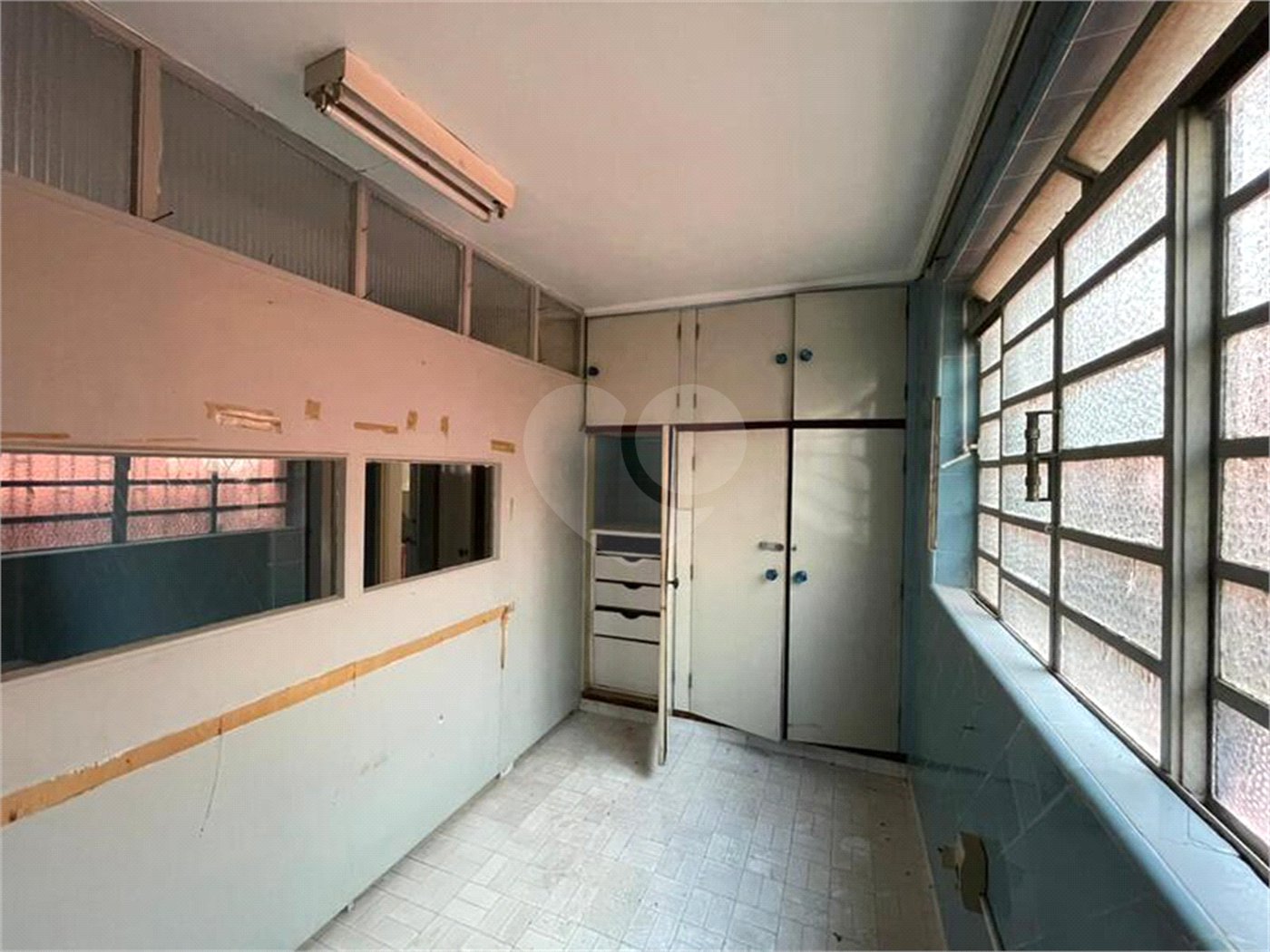 Sobrado à venda com 4 quartos, sendo 1 suíte, em Vila Congonhas, São Paulo, SP
