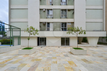 Apartamento à venda com 3 quartos, sendo 1 suíte,  em Itaim Bibi, São Paulo, SP