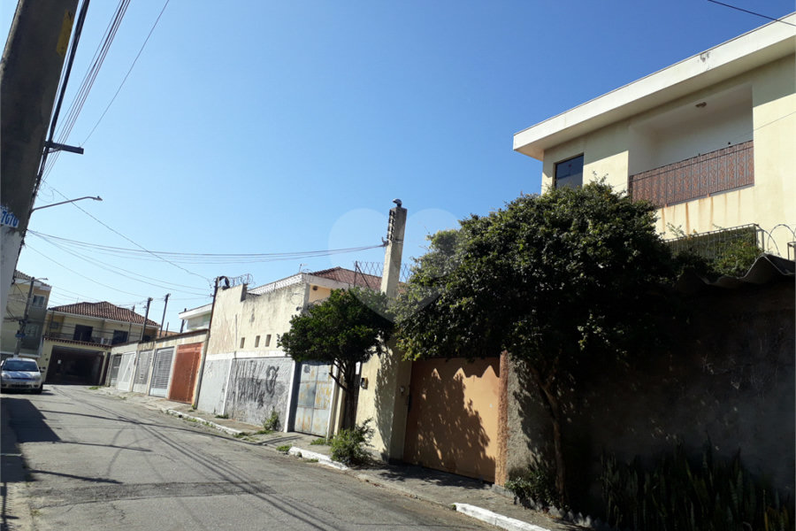 Sobrado à venda com 4 quartos, sendo 1 suíte, em Vila Constança, São Paulo, SP