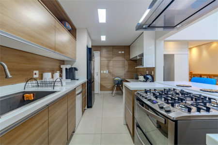 Apartamento à venda com 4 suítes em Campo Belo, São Paulo, SP