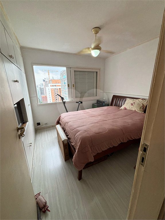 Apartamento à venda com 3 quartos, sendo 1 suíte,  em Indianópolis, São Paulo, SP