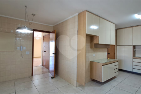 Apartamento à venda com 3 quartos, sendo 1 suíte,  em Alto da Boa Vista, São Paulo, SP