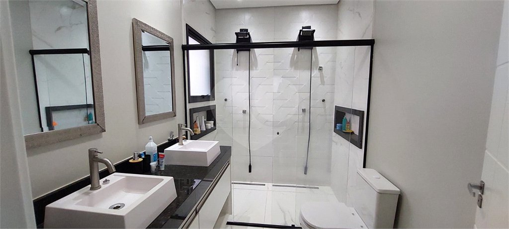 Casa para alugar com 5 quartos, sendo 1 suíte, no condomínio Figueira Garden, Atibaia - SP