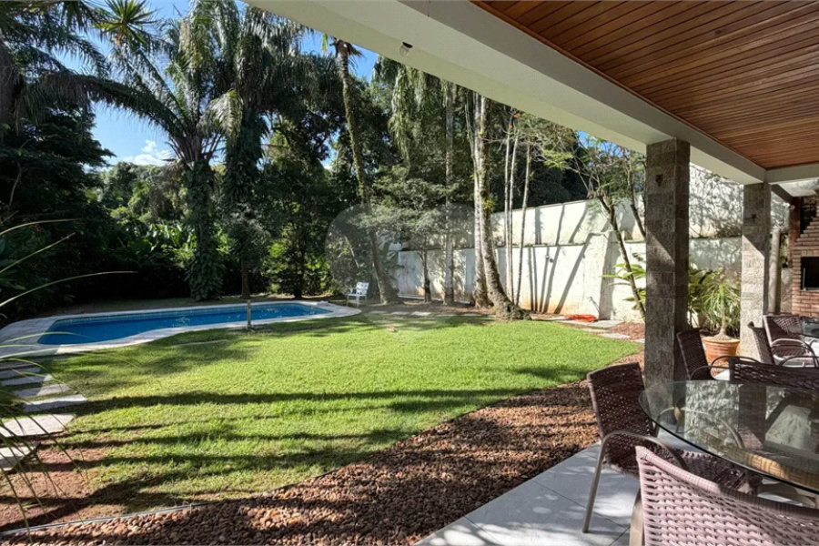 Casa à venda com 5 quartos, sendo 3 suítes,  em Riviera de São Lourenço, Bertioga, SP