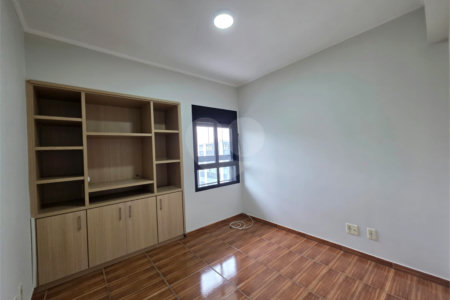 Apartamento à venda com 2 quartos, sendo 1 suíte, em Vila Olímpia, São Paulo, SP
