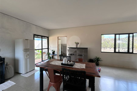Casa à venda com 2 suítes em Jardim Estância Brasil, Atibaia, SP