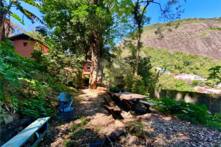 Casa à venda com 4 quartos, sendo 1 suíte, em Lagoa, Rio de Janeiro, RJ