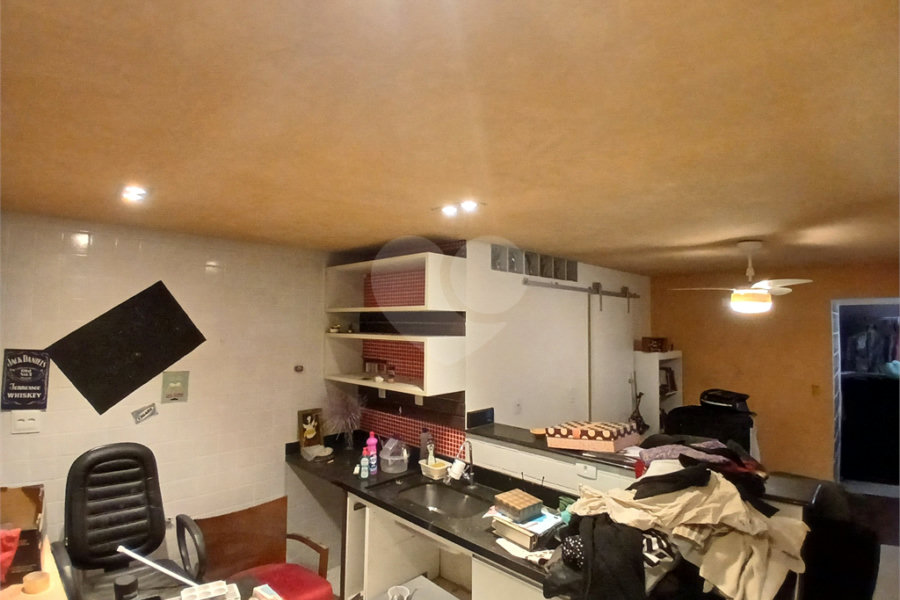 Sobrado à venda com 8 quartos, sendo 2 suítes, em Tremembé, São Paulo, SP