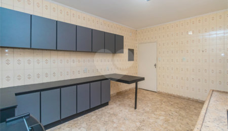 Sobrado à venda com 3 quartos, sendo 1 suíte,  em Vila Mascote, São Paulo, SP