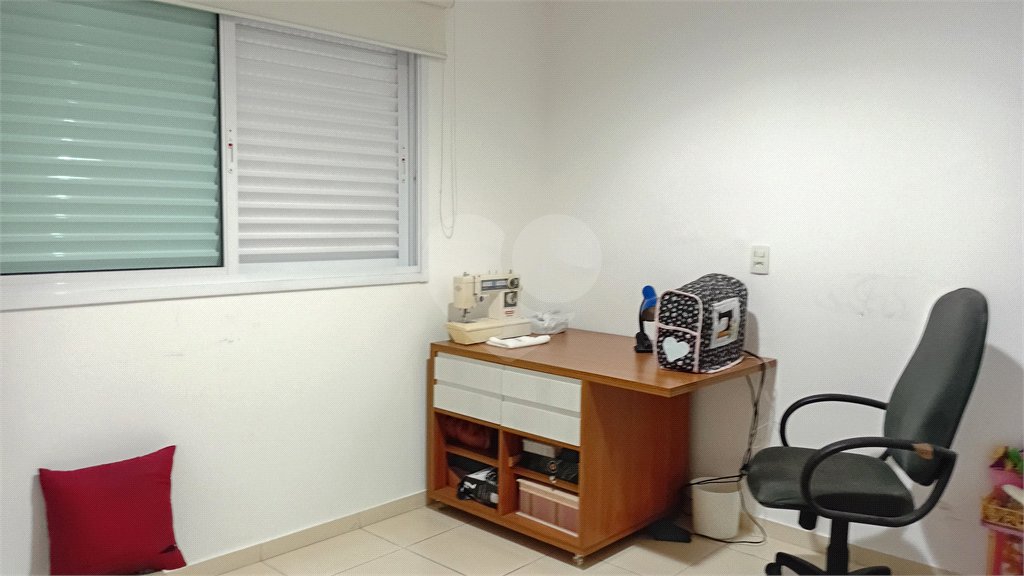 Sobrado à venda com 4 quartos, sendo 2 suítes,  em Vila Gilda, Santo André, SP
