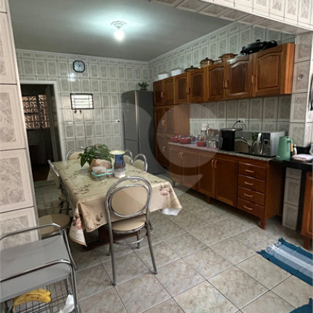 Sobrado à venda com 3 quartos, sendo 2 suítes,  em Vila Lúcia, Poá, SP